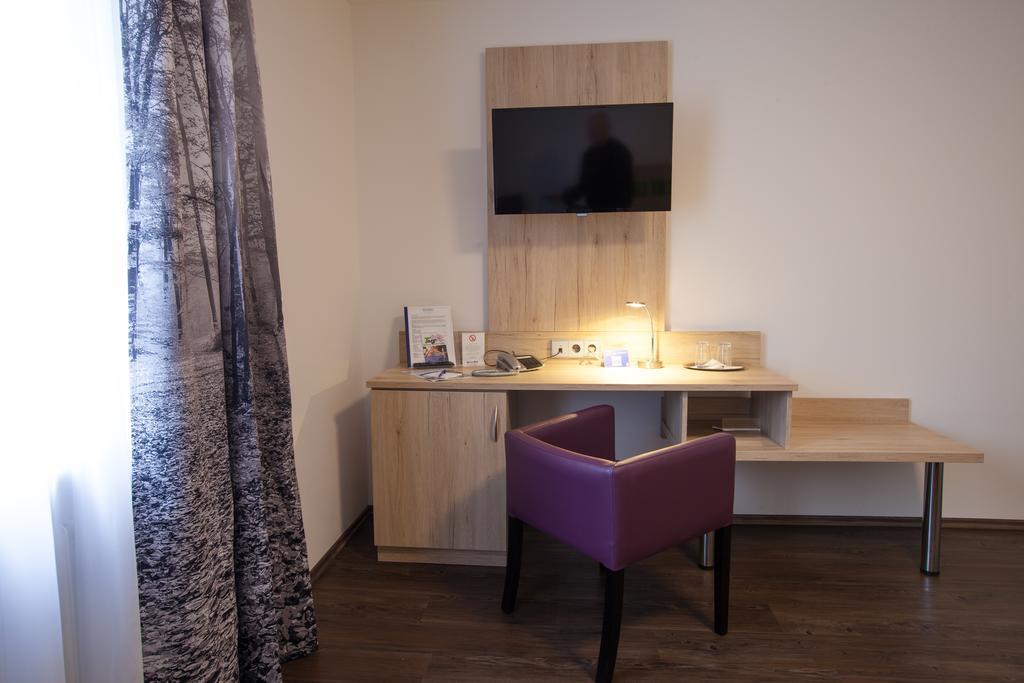Hotel Zur Pfalz カンデル エクステリア 写真
