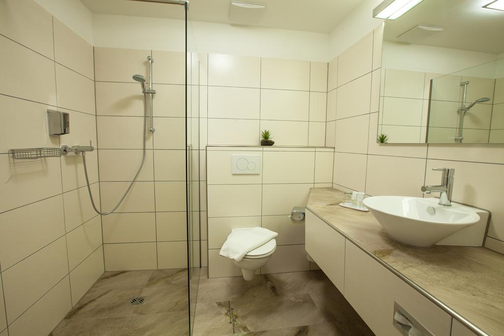Hotel Zur Pfalz カンデル エクステリア 写真